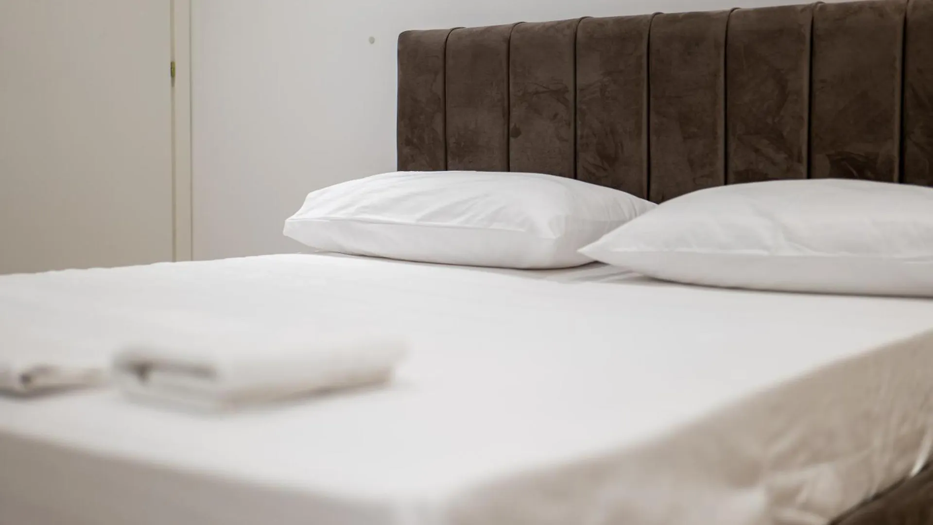 Aedna Apartment Влёра